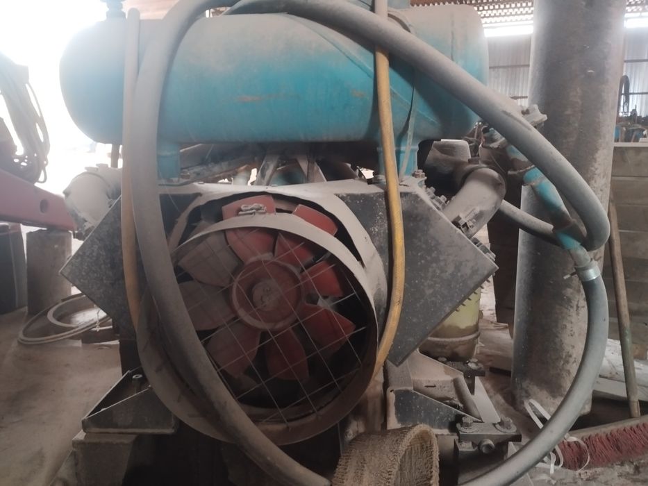 Продам поршнєвий компресор