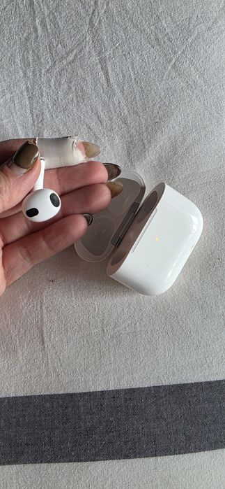 Airpods ( apenas o esquerdo) 3.º geracao