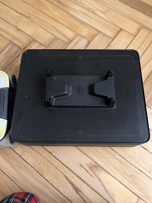 Електрошвабра підлогомийна машина FC7 Karcher