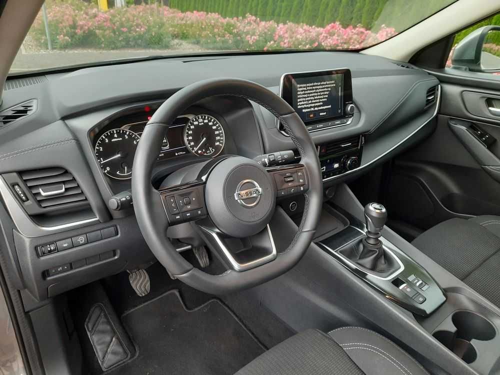 Nissan QASHQAI hybryda NOVC-HEV 1.3 benzyna 2022 rok niski przebieg