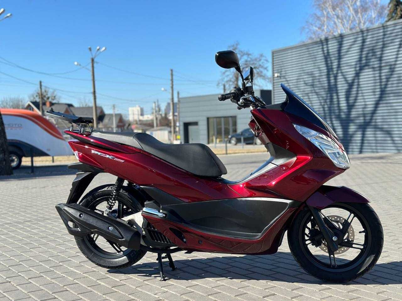 Японський Скутер Honda PCX 150 KF18 в Арт мото Житомир