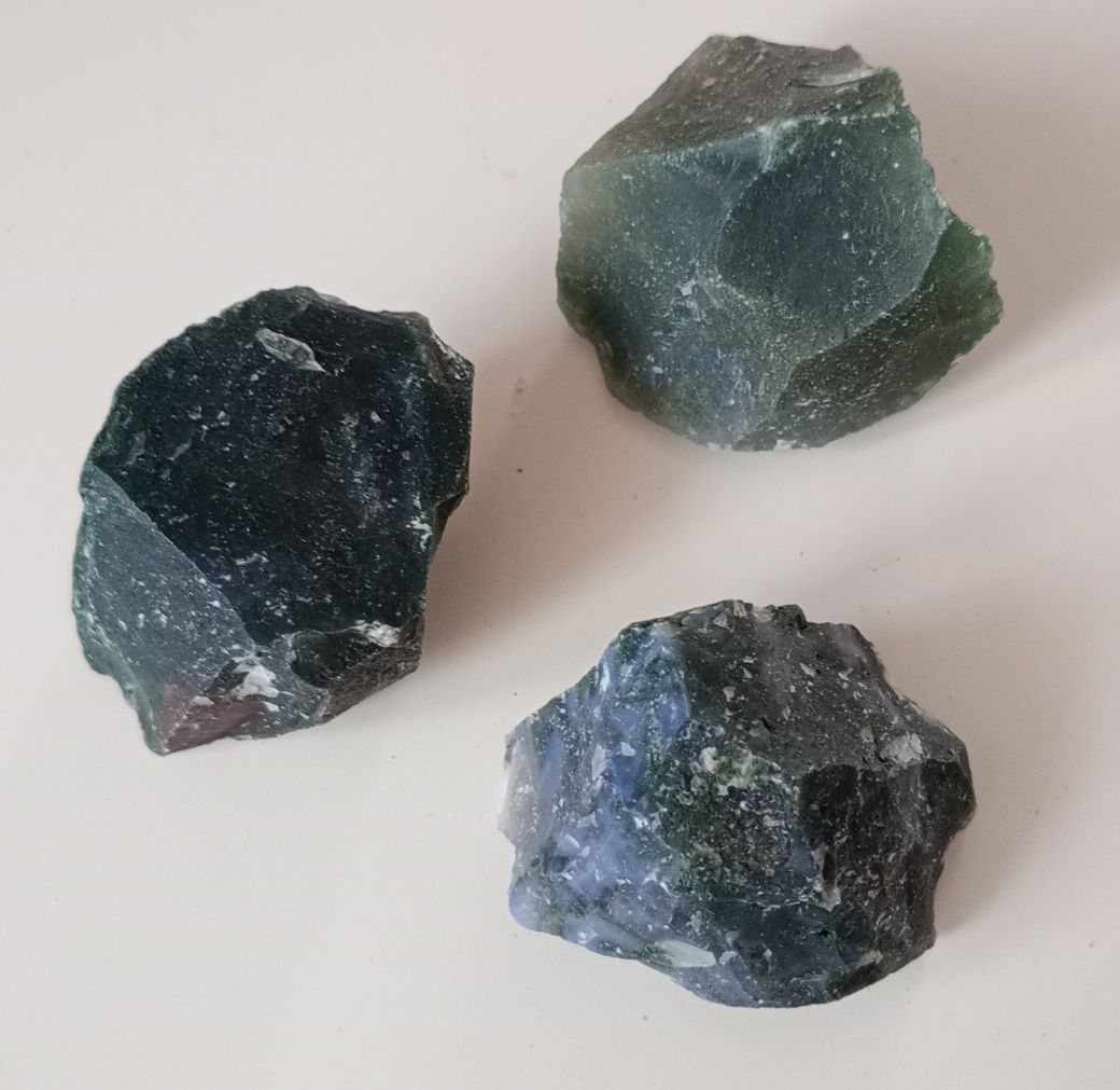 Surowy kamień agatu mszystego
Wielkość kamieni ok.: 3 - 4 cm
Pochodze
