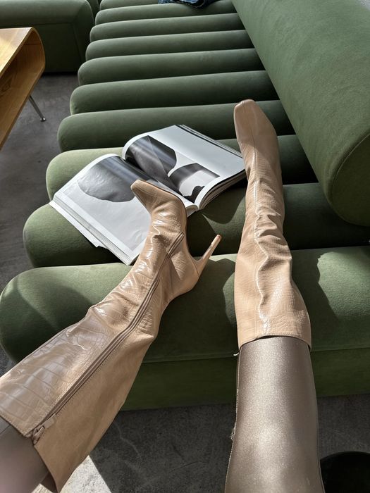 Бежеві елегантні чоботи, розміри 38, 39,41