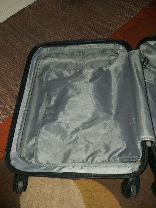 Mala de viagem de cabine como nova rigida impecável com 55×40×20 cm .