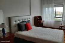 734279 - Quarto com cama de casal em...