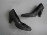 Czarne szpilki botki buty na obcasie 7 cm Bullboxer 39 40 nowe fleki
