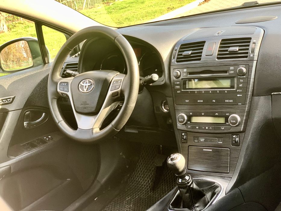 Продам Toyota Avensis T27, дизель 2.2 D4D