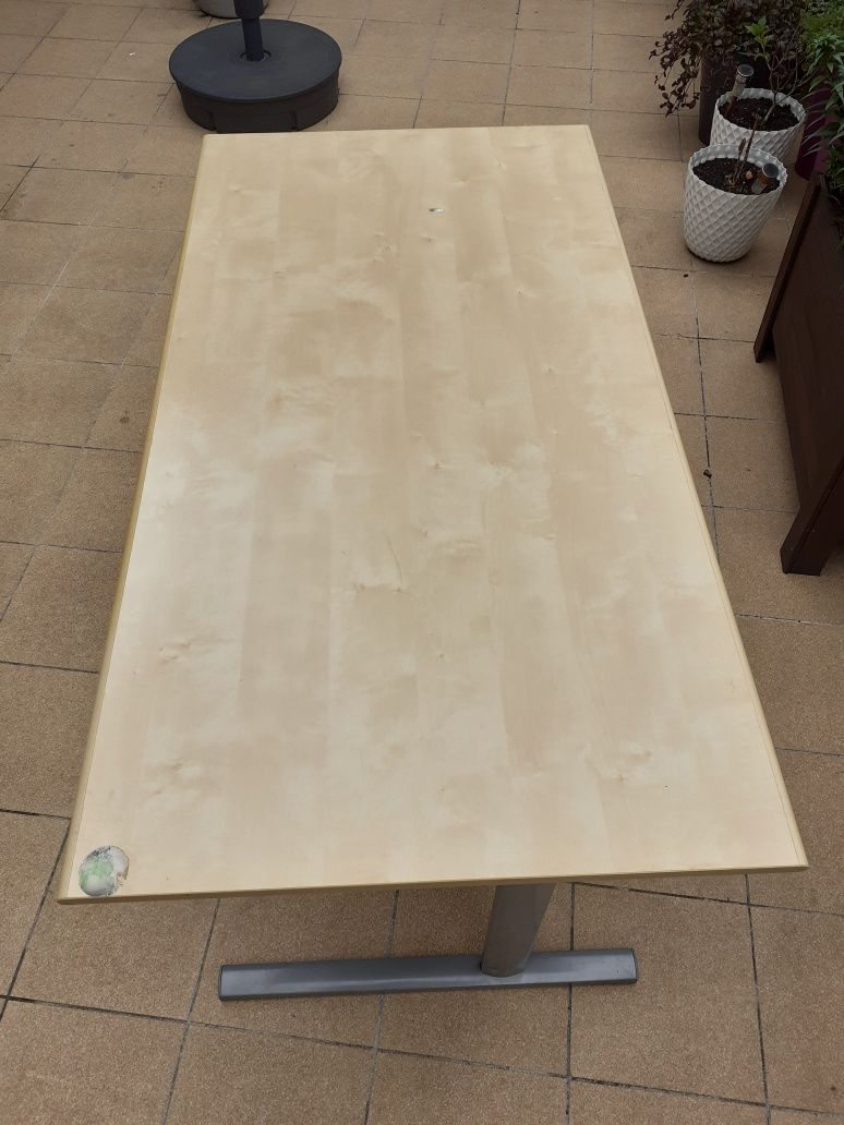 Duże biurko IKEA z metalową ramą 139x72x74 IKEA