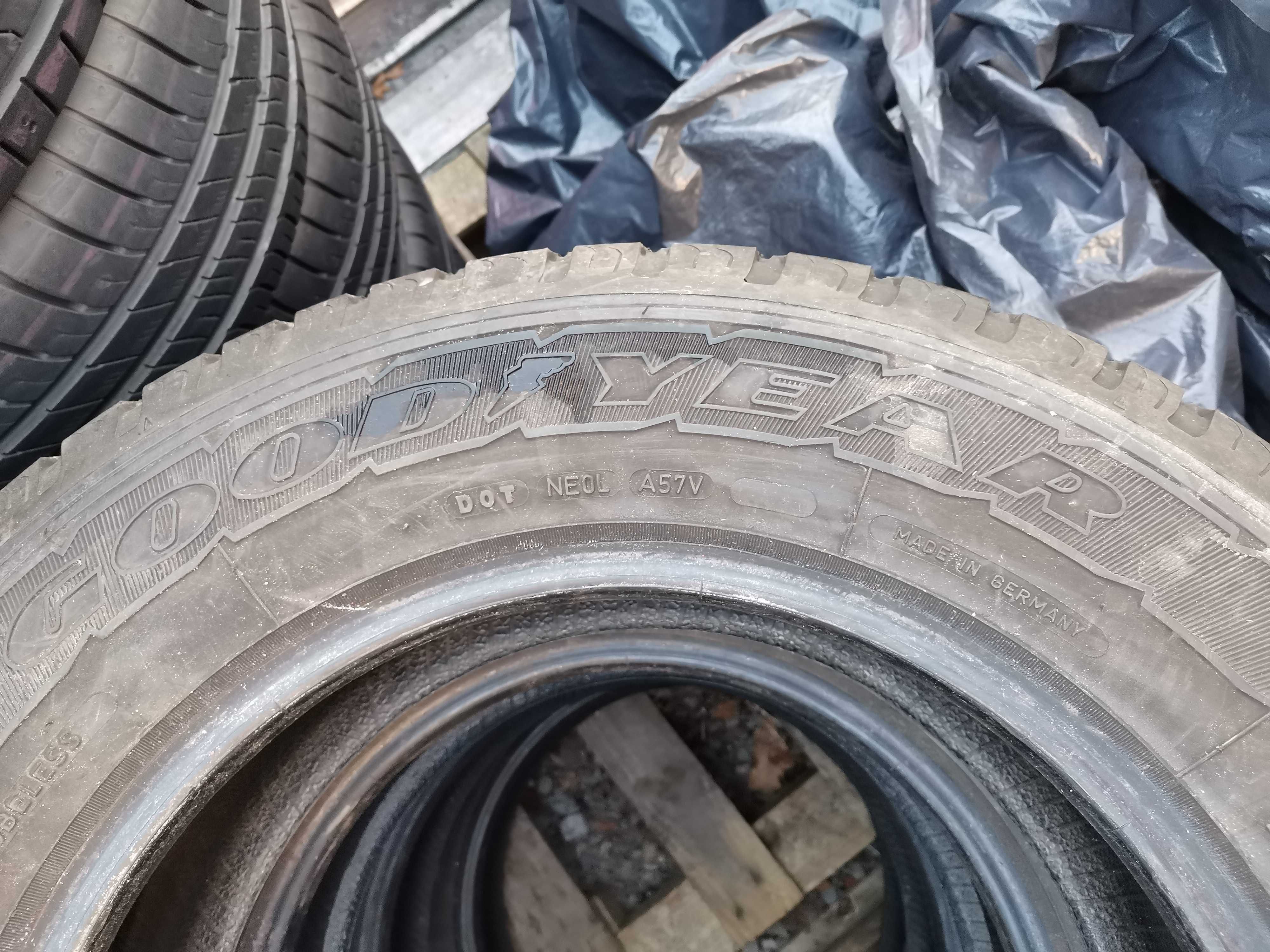 bus lato Goodyear 215/65/16C z 2017r ok 7mm 2szt