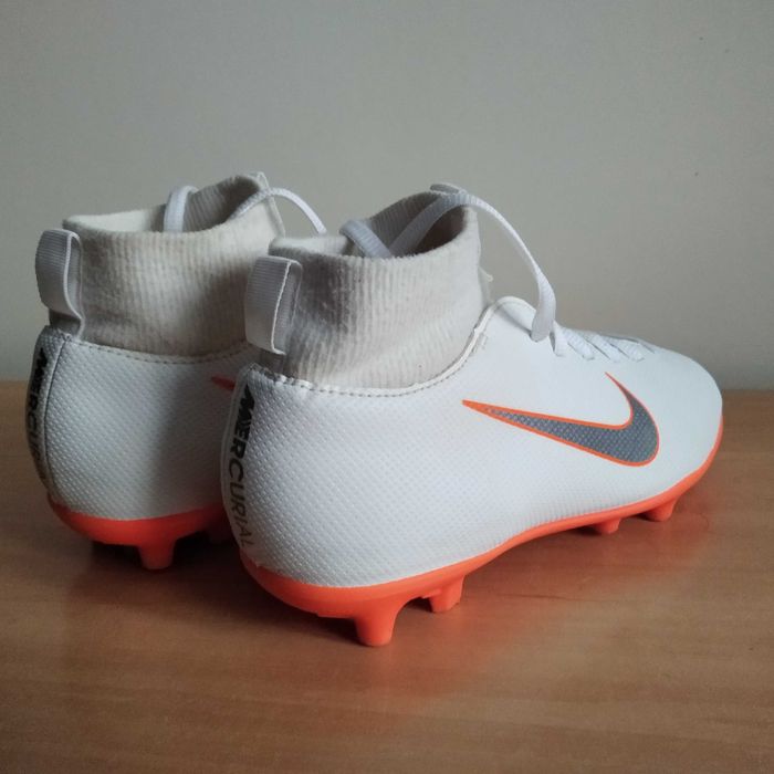 Buty piłkarskie NIKE Mercurial Superfly Club MG roz.eu-36.5