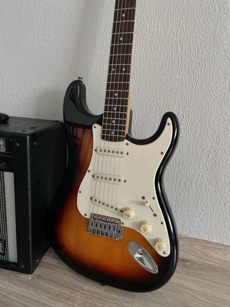 Zestaw gitara elektryczna Squier + wzmacniacz Peavey Rage 258 combo