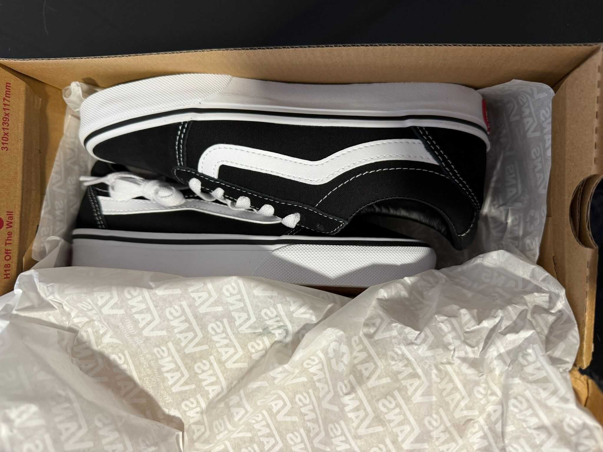 Vans Ward Pretas – Novas, nunca usadas