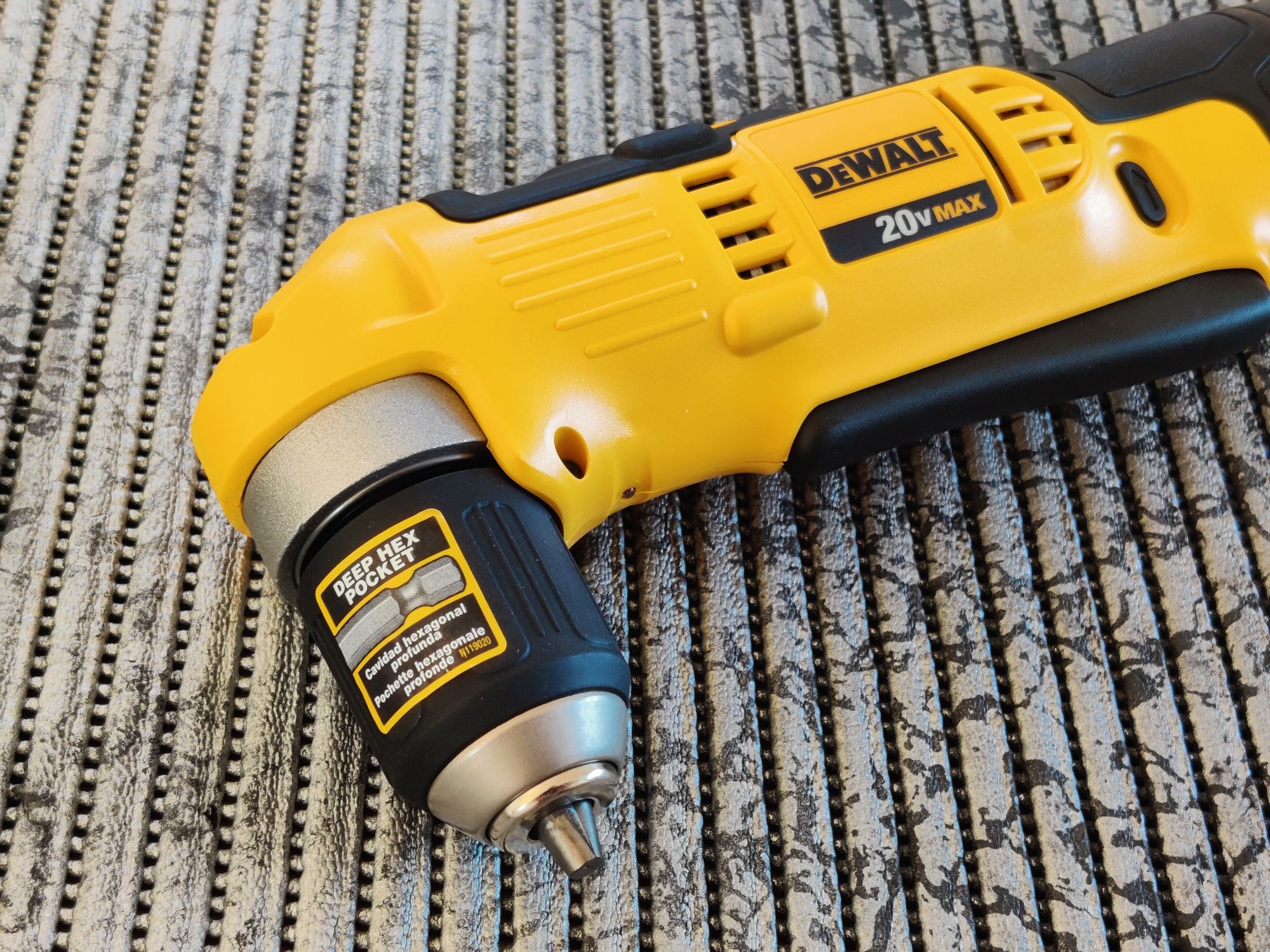 Акумуляторний кутовий дриль-шуруповерт DeWALT DCD740N