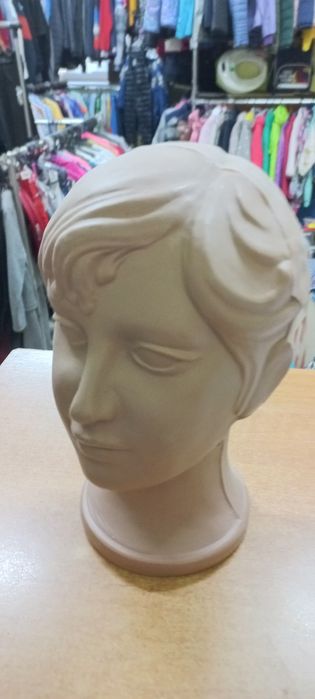 Манекен голови для шапок