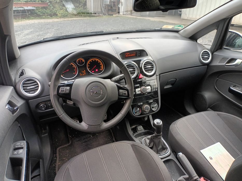 Opel corsa 1.2 benzyna