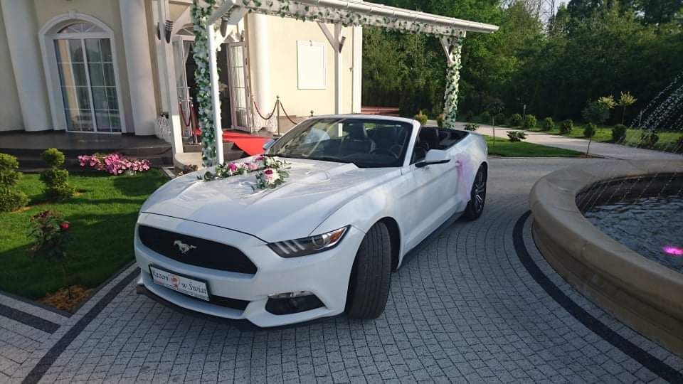 Wynajem Biały Ford Mustang Cabrio 2016 Do ślubu