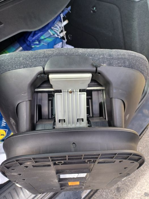 Cadeira Auto Bébé Confort Titan Pro 2018 com Isofix