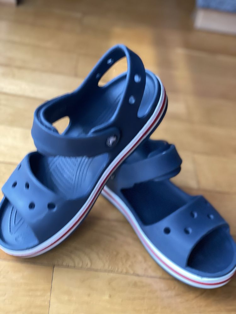 Босоніжки / сандалі Crocs J3