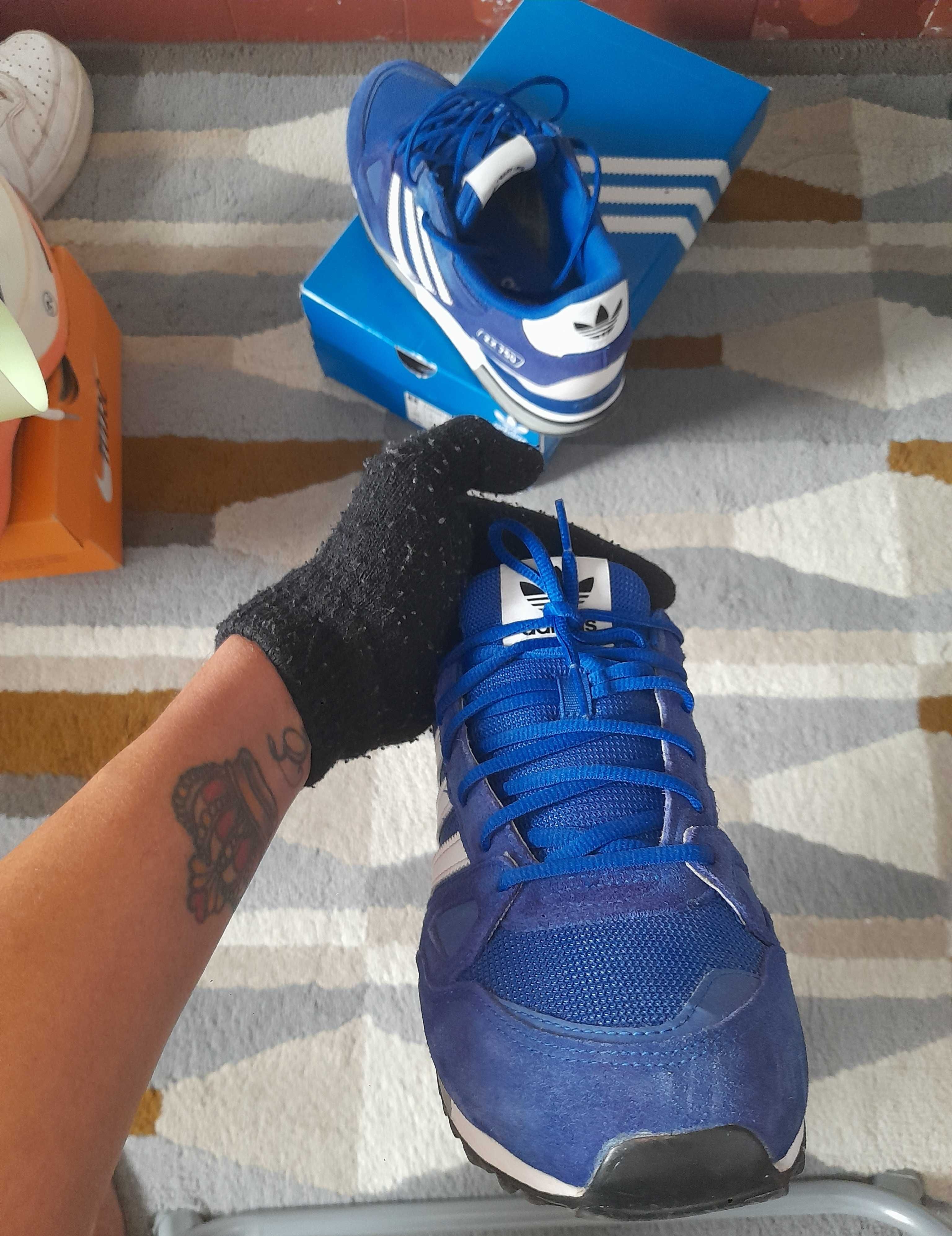 Ténis adidas desapego