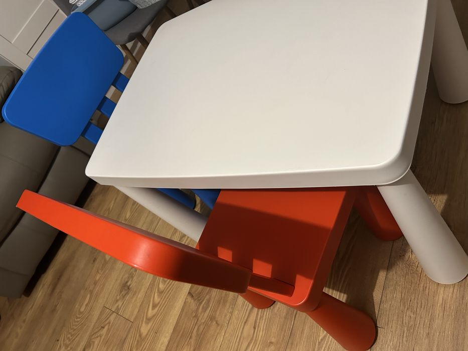 stolik dzieciecy ikea mammut +2 krzesla