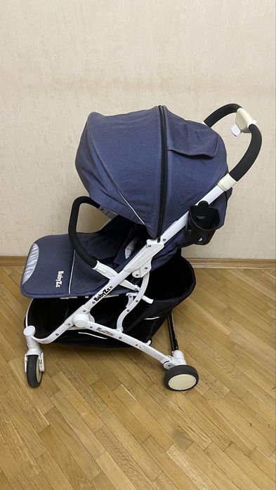 Коляска прогулянкова дуже зручна і легка в гарному стані BabyZZ
