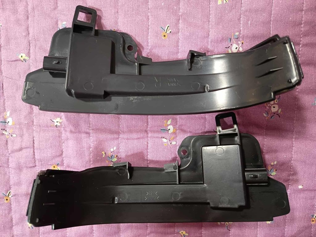 Piscas Dinâmicos LED para Retrovisores  ( C2R 31 )