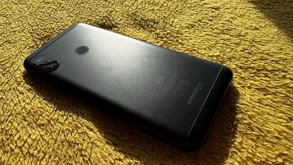 Xiaomi mi A2 lite + gratis etui