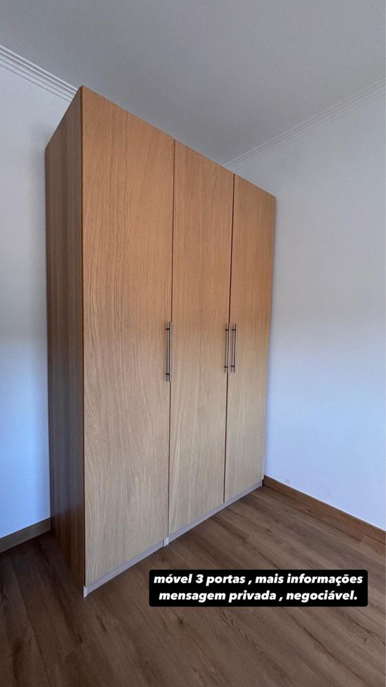 Roupeiro  de 3 portas grande com muita arrumacao