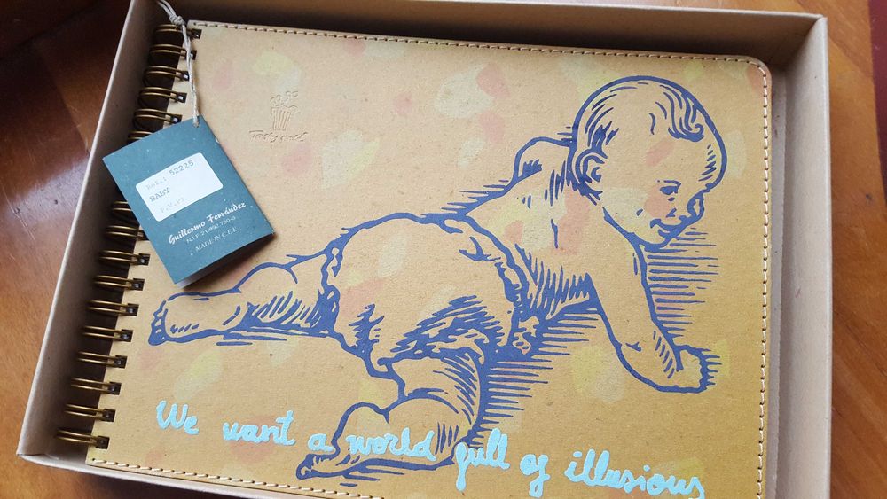 Álbum de menino com caixa, novo