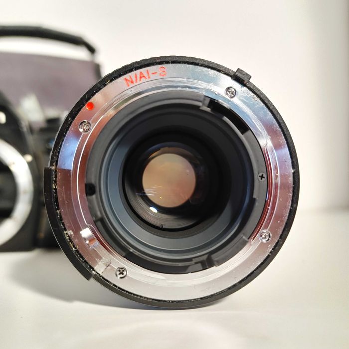 Fenomenalny aparat NIKON EM z Vivitar Macro Zoom MC 28-105 mm 3,5-4,5