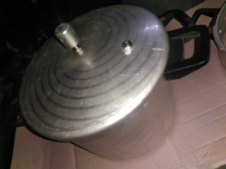 Szybkowar Aluminiowy PRL 2 sztuki 8cm. i 17cm. wys. x 23cm. I zamienna