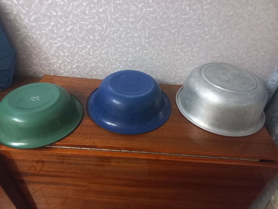 Продаю  вазы конфетницы СССР  бокалы для пива