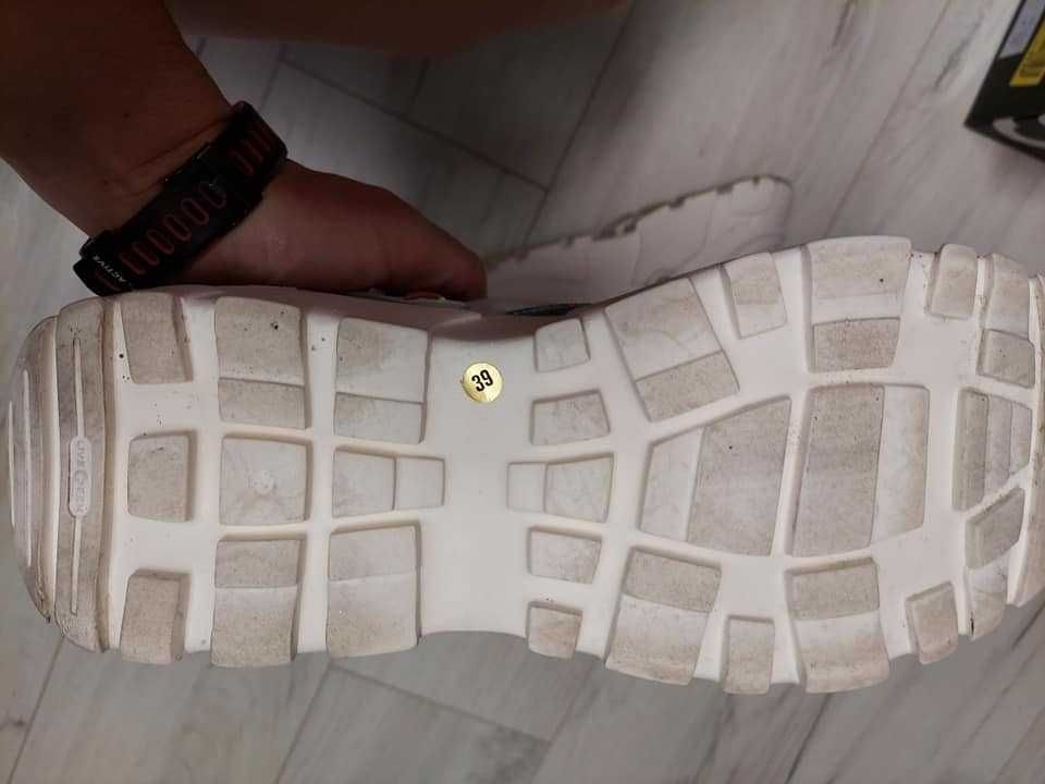 Sneakersy Togoshi z kamieniami rozmiar 39 brak kamienia!