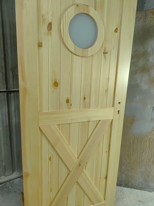 Drzwi drewniane sosnowe wewnętrzne