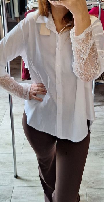 Koszula z rekawem koronkowym
