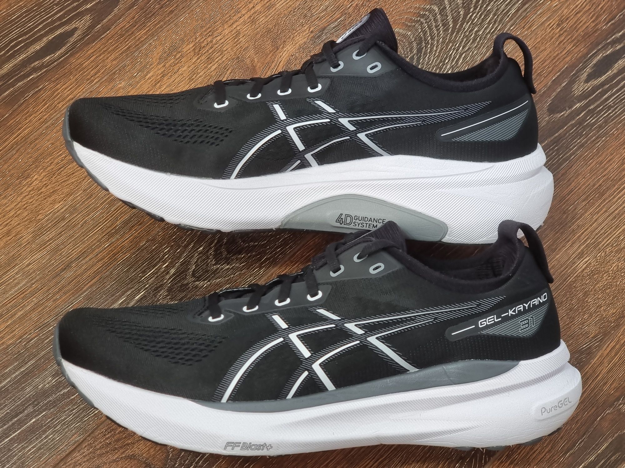 Оригінал 100% чоловічі кросівки asics kayano 31  eur 46