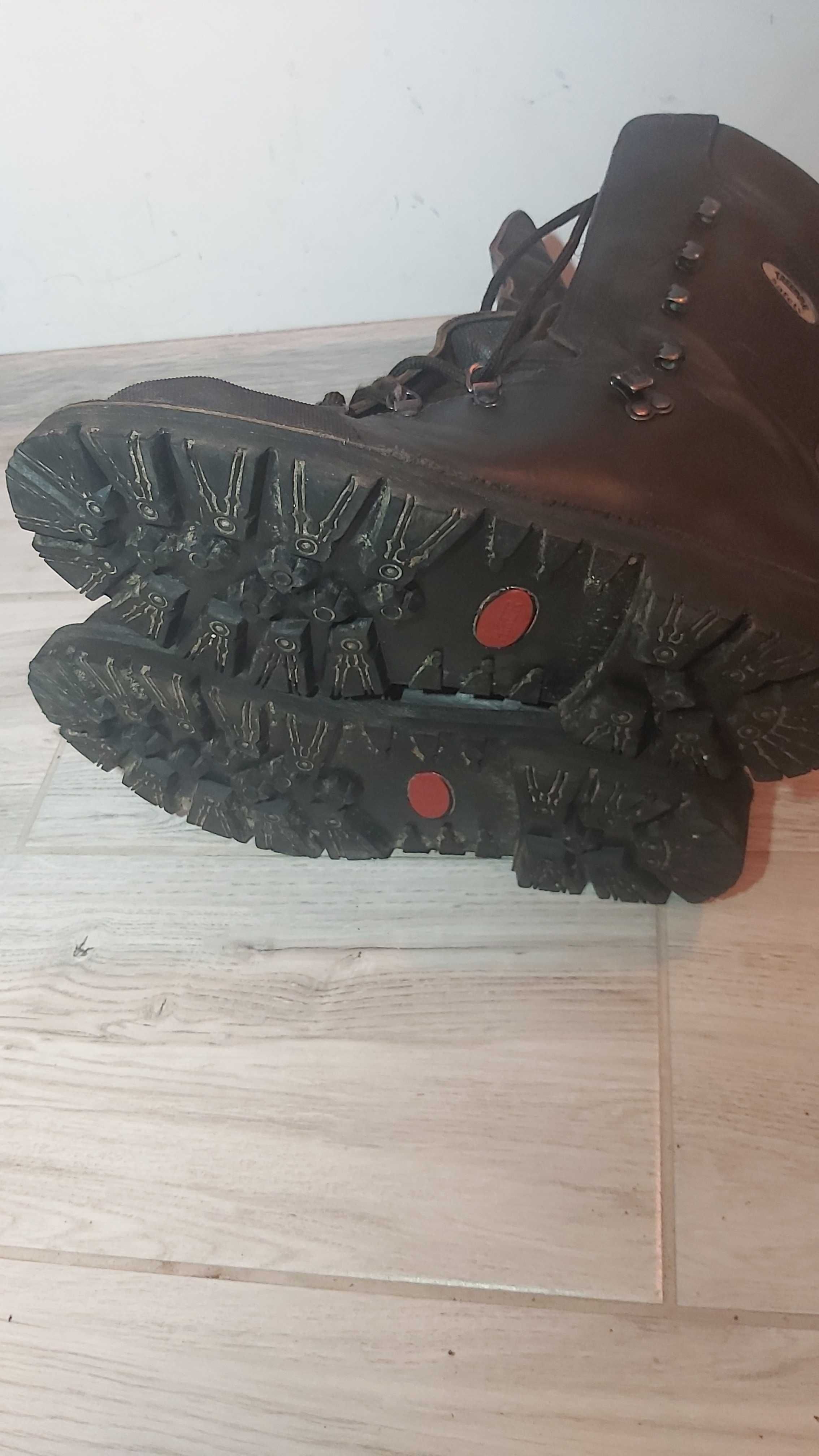 Buty antyprzecięciowe, pilarza Treemee