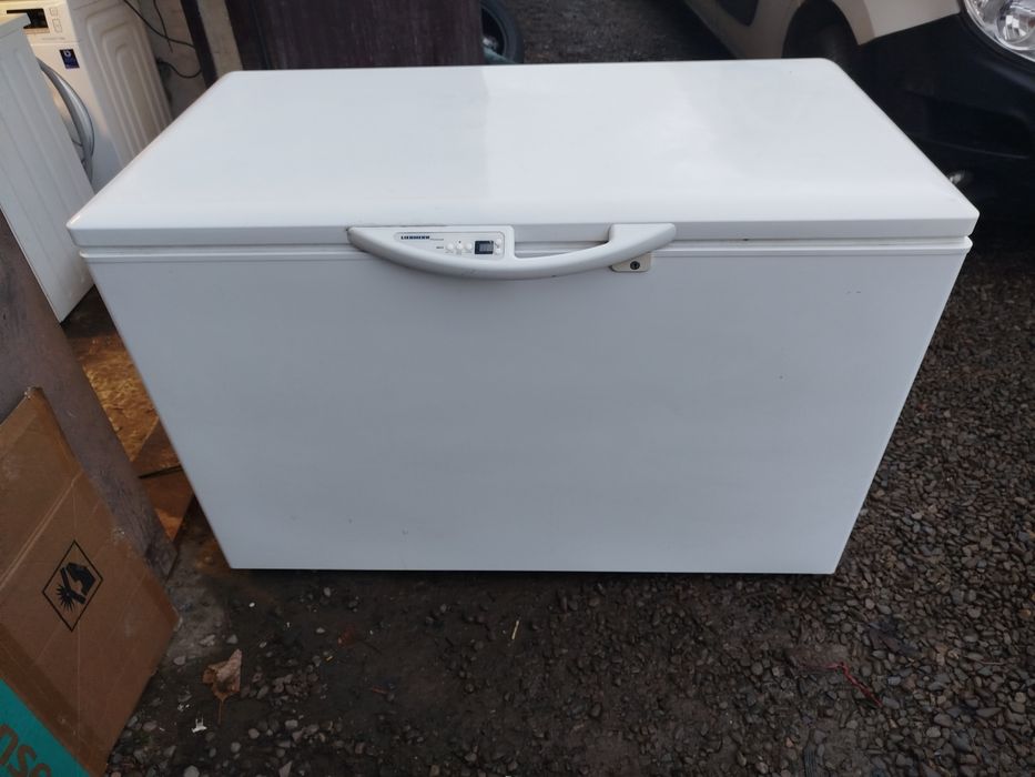 Морозильна камера ларь на 363л LlEBHERR