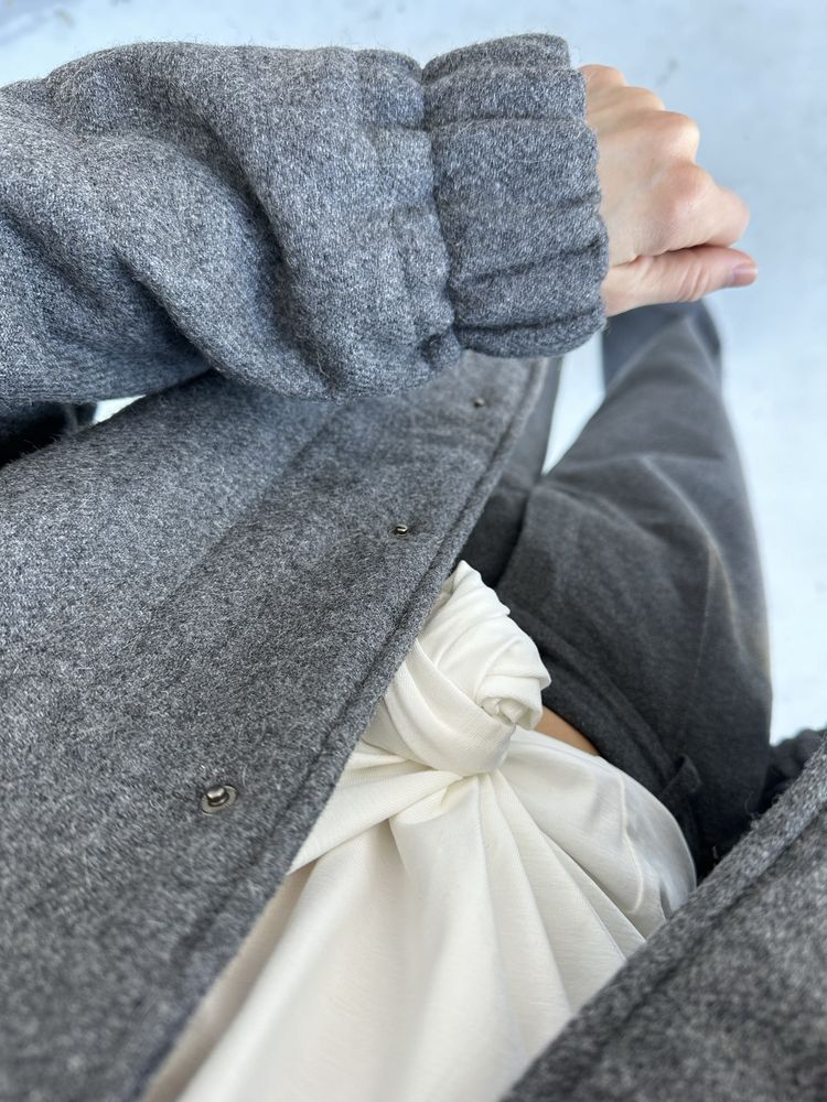 Куртка сіра  zara  must have