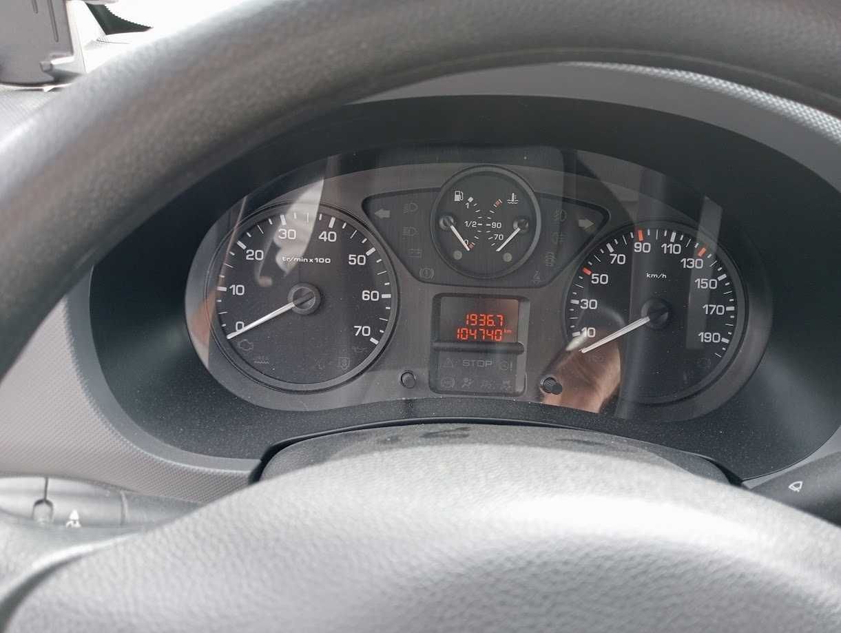 Peugeot Partner 1.6 Blue HDI, 100 CV, 3lugares, Ecrã Touch, GPS, AC