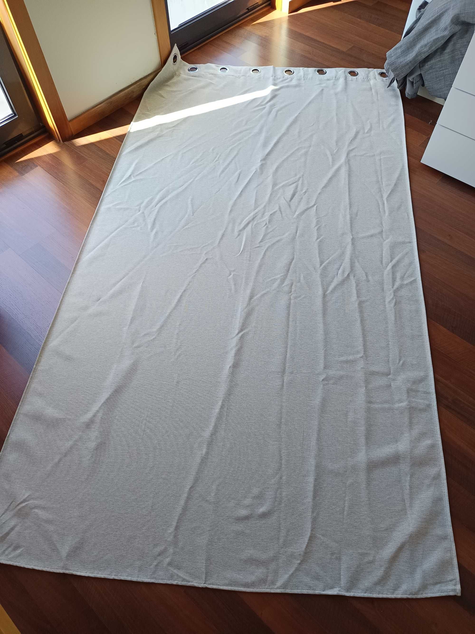 Cortinados opacos