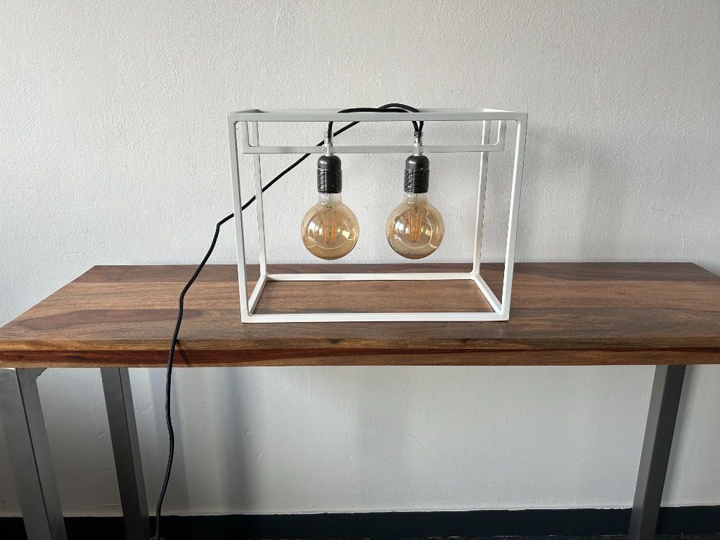 Lampa biurkowa/stołowa METRIC TABLE biała NOWA