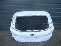 KLAPA BAGAŻNIKA TYLNA TYŁ FORD FIESTA MK8 VIII H1BB 2016-