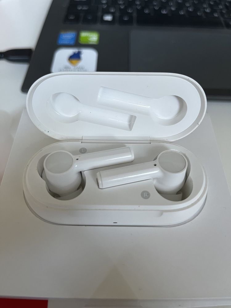 OnePlus Buds Z white