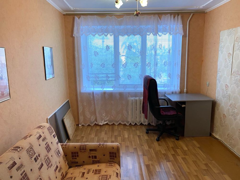 Продаж кімнати . Центр. 2й поверх