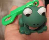 игрушка брелок фонарик зеленая лягушка жаба пластик