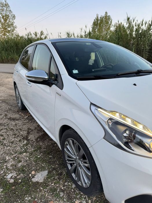 Peugeot 208 1.6Hdi único dono 120mil km