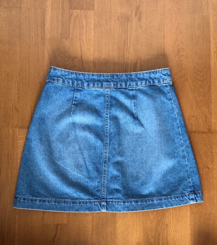 Jeansowa spódniczka z guzikami H&M