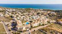 Magnífica penthouse renovada com vista mar, a pé da praia