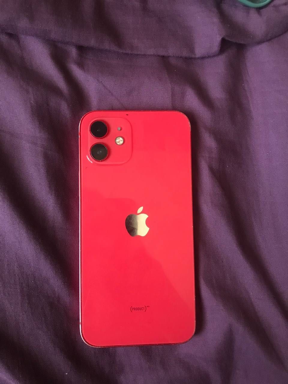 Apple iphone12 красный